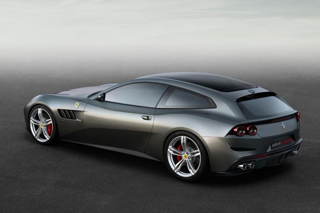 Ferrari выпустил спортивный внедорожник GTC4Lusso